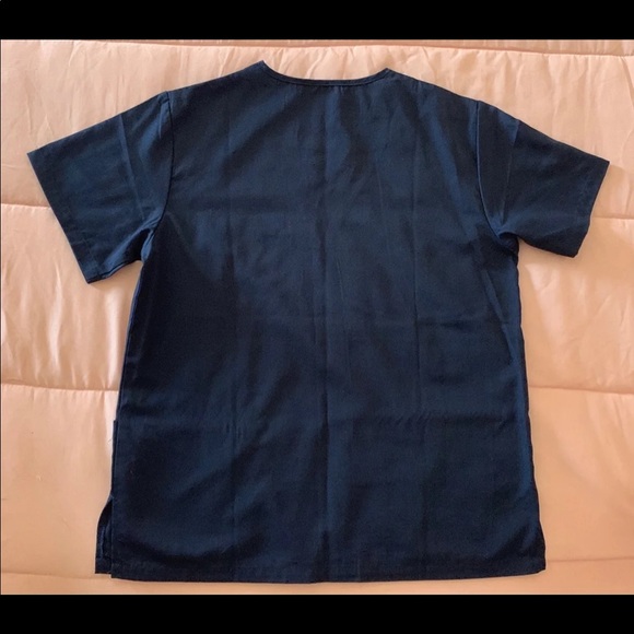 DAGACCI SCRUB TOP SMALL NAVY NWOT - Picture 2 of 12